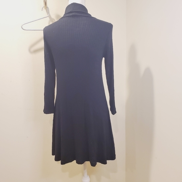 Soft and Sexy by American Eagle Outfitter turtleneck black long sleeve Dr… - Picture 6 of 10